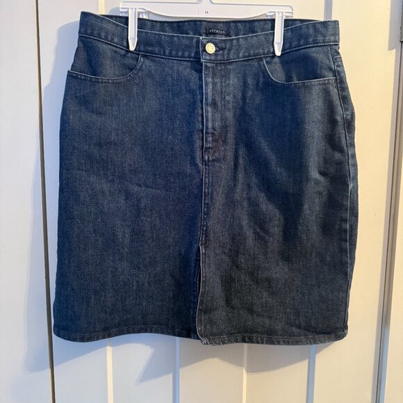GAP Denim Skirt - Picture 2 of 5